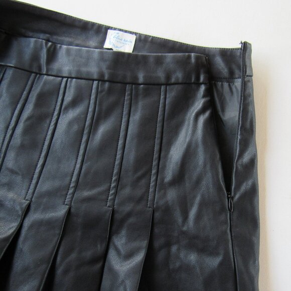 Blue Rain Francesca's Black Pleated Faux Leather Mini Skirt w/ Built In Shorts - Picture 4 of 8